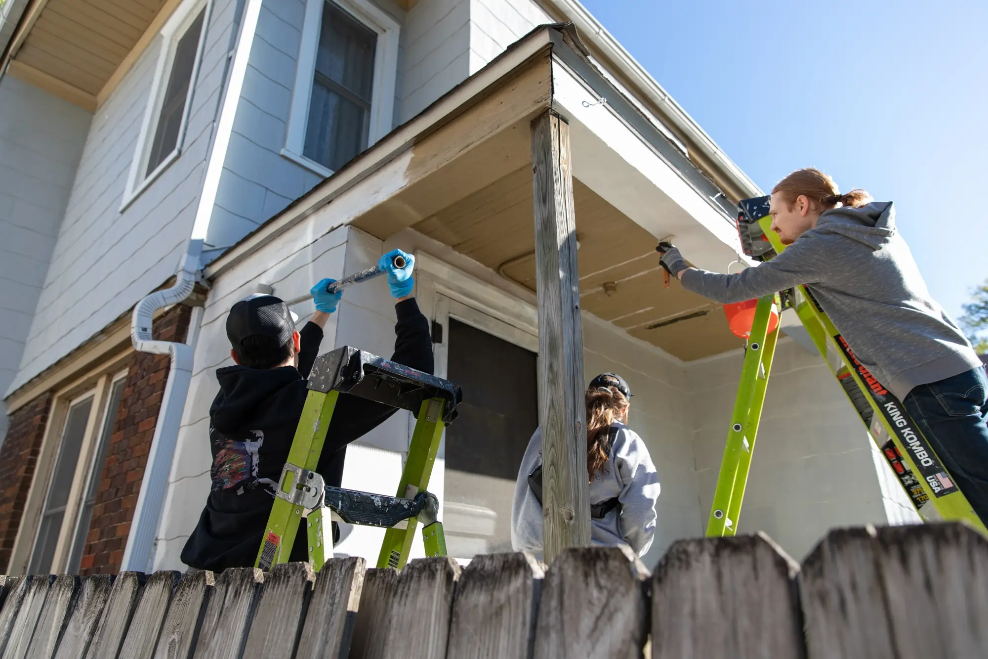 A few fixers are working for home repairing
